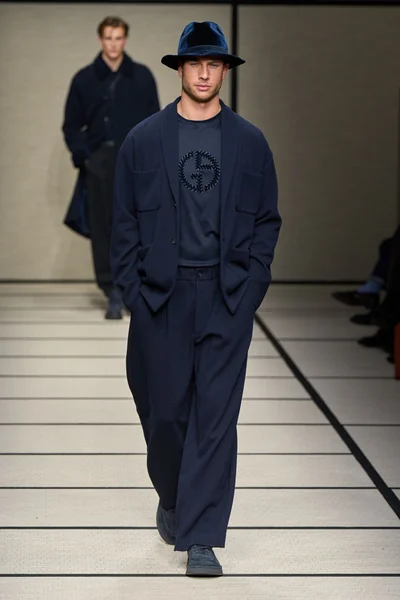 Look 75